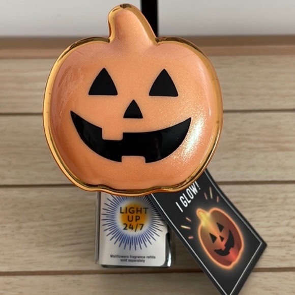 BBW JACK’O LANTERN LIGHT UP WALLFLOWER PLUG IN NWT - Picture 2 of 6